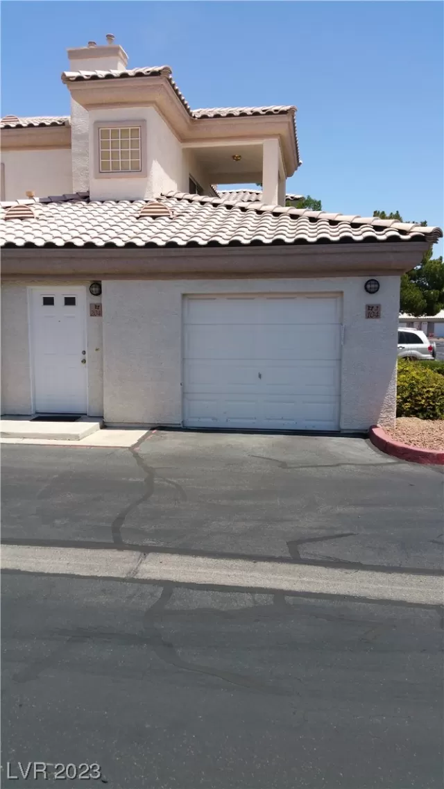 MLS: 2487835 Condo For Sale