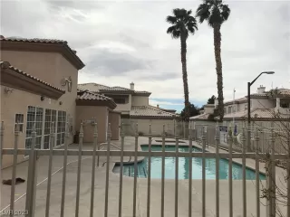 Photo #3: 2487835 Listing 