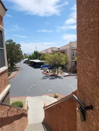 Photo #2: 2487861 Listing