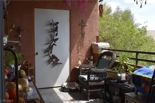 Photo #3: 2487861 Listing