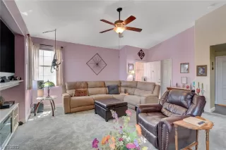 Photo #5: 2487861 Listing