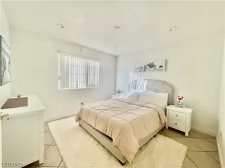 Photo #4: 2487881 Listing 