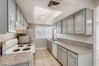 Photo #6: 2487927 Listing 