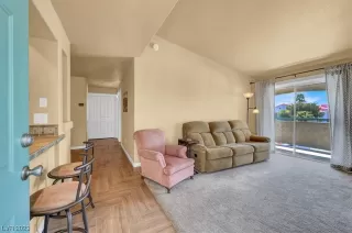 Photo #1: 2487963 Listing