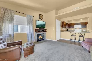 Photo #3: 2487963 Listing