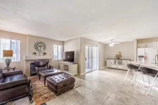 Photo #5: 2487972 Listing 