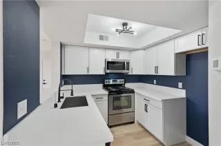 Photo #2: 2487987 Listing