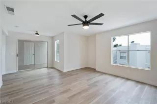 Photo #3: 2487987 Listing