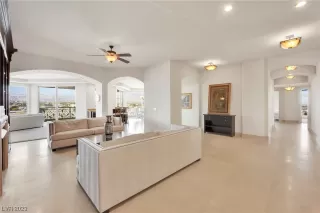 Photo #6: 2488001 Listing 