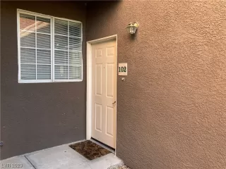 Photo #3: 2488019 Listing