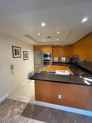 Photo #3: 2488039 Listing 