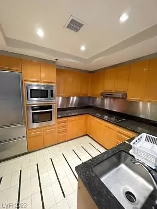 Photo #4: 2488039 Listing 