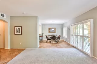 Photo #3: 2488043 Listing