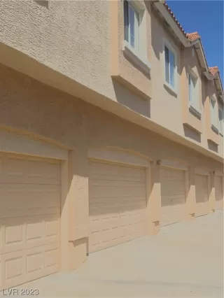 Photo #6: 2488049 Listing 