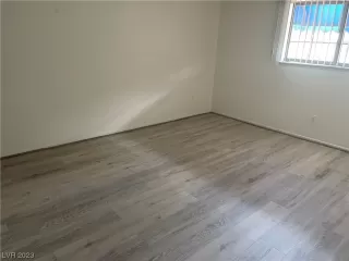 Photo #3: 2488063 Listing 