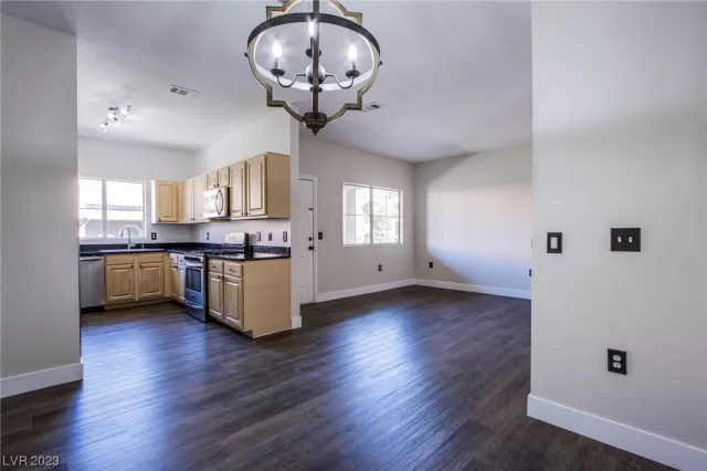 MLS: 2488069 Condo For Sale