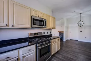 Photo #1: 2488069 Listing