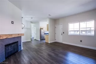 Photo #4: 2488069 Listing