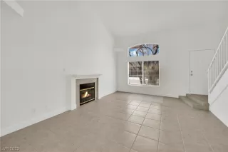 Photo #6: 2488078 Listing