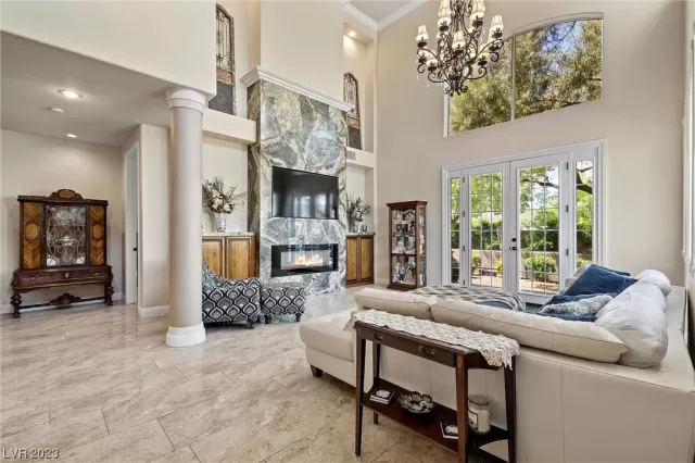 MLS: 2488084 Condo For Sale