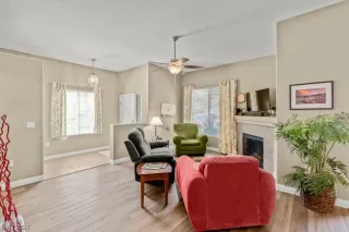 Photo #3: 2488087 Listing