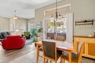 Photo #4: 2488087 Listing