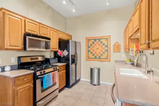 Photo #6: 2488087 Listing