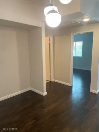 Photo #5: 2488109 Listing 