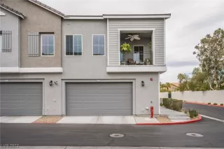 Photo #2: 2488125 Listing