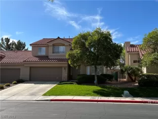 Photo #1: 2488137 Listing