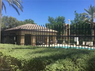 Photo #4: 2488159 Listing 