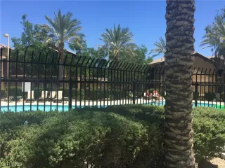 Photo #5: 2488159 Listing 