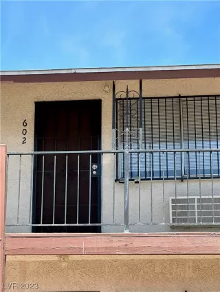 Photo #1: 2488187 Listing 