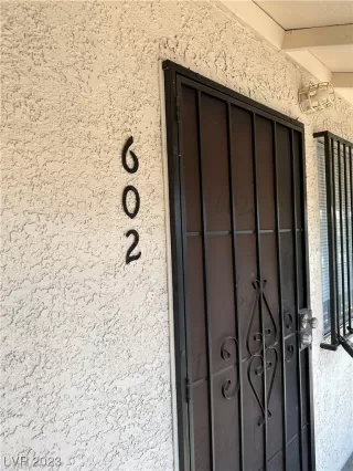 Photo #2: 2488187 Listing 