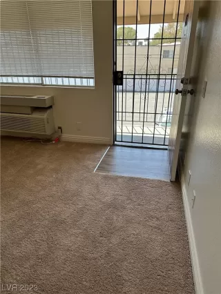 Photo #3: 2488187 Listing 