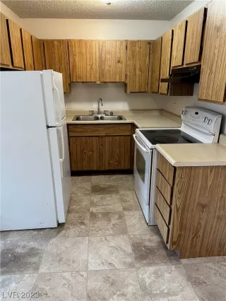Photo #5: 2488187 Listing 
