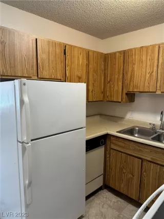 Photo #6: 2488187 Listing 
