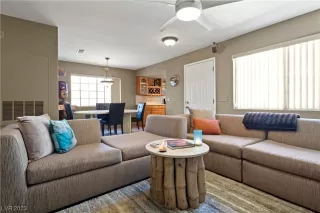 Photo #4: 2488213 Listing