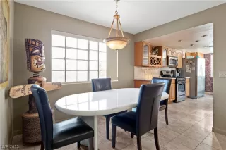 Photo #6: 2488213 Listing