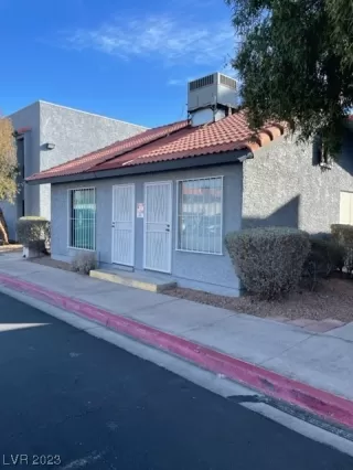 Photo #4: 2488219 Listing