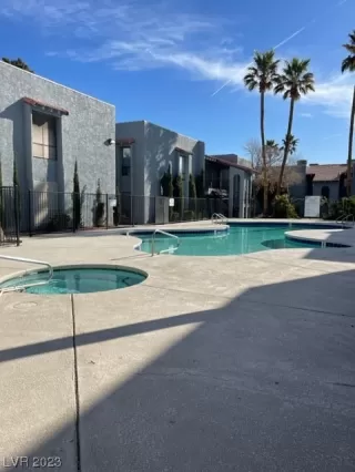 Photo #5: 2488219 Listing