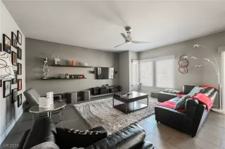 Photo #2: 2488220 Listing