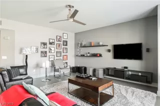 Photo #5: 2488220 Listing