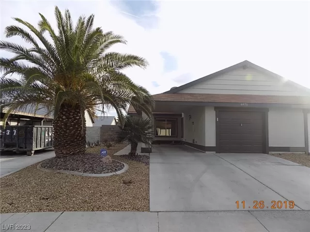 MLS: 2488251 Condo For Sale