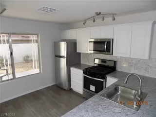 Photo #5: 2488251 Listing 