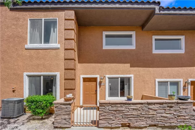 MLS: 2488257 Condo For Sale