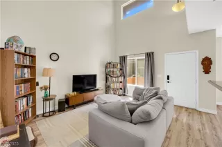 Photo #6: 2488257 Listing