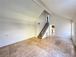 Photo #3: 2488289 Listing 