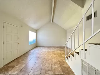 Photo #4: 2488289 Listing 