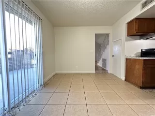 Photo #5: 2488289 Listing 